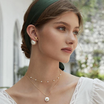 Elegant Jewelry Designed to Make Her Smile