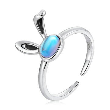 Anillo de conejo con piedra lunar en plata de ley 925